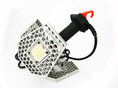 Picture of STKR 00177 TRiLIGHT DropLight, Adjustable Aluminum heads, 3000 Lumens